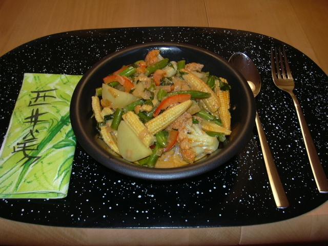 Thailaendisches rotes Gemuese Curry