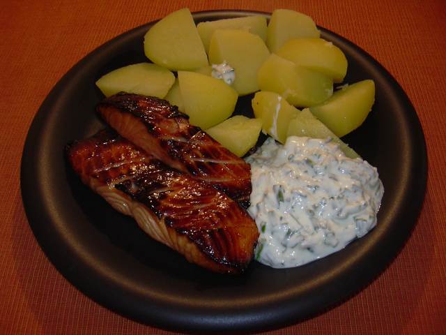 Lachsfilet mit Honig und Zitrone